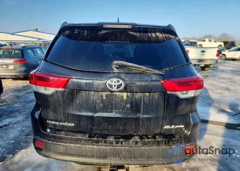 2019 Toyota Highlander Se z USA, uszkodzony, nr VIN 5TDJZRFH1KS916939